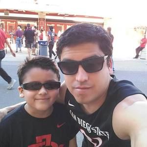 Meet your Posher, Luis